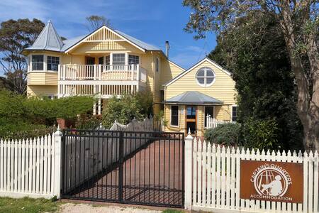 Captain's Quarters Apollo Bay