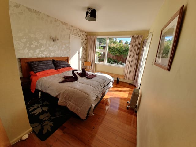 5 minutes from Airport Opp Park