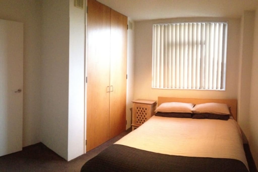 Bedroom with queen size bed