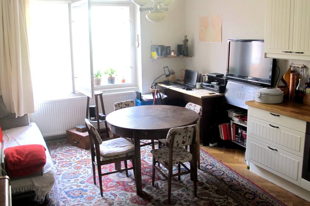 living room/kitchen