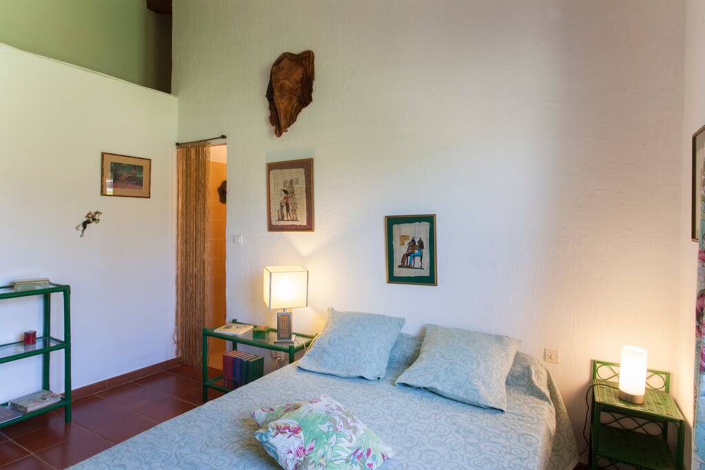1 ere Chambre rez de jardin"Le hussard sur le toit "