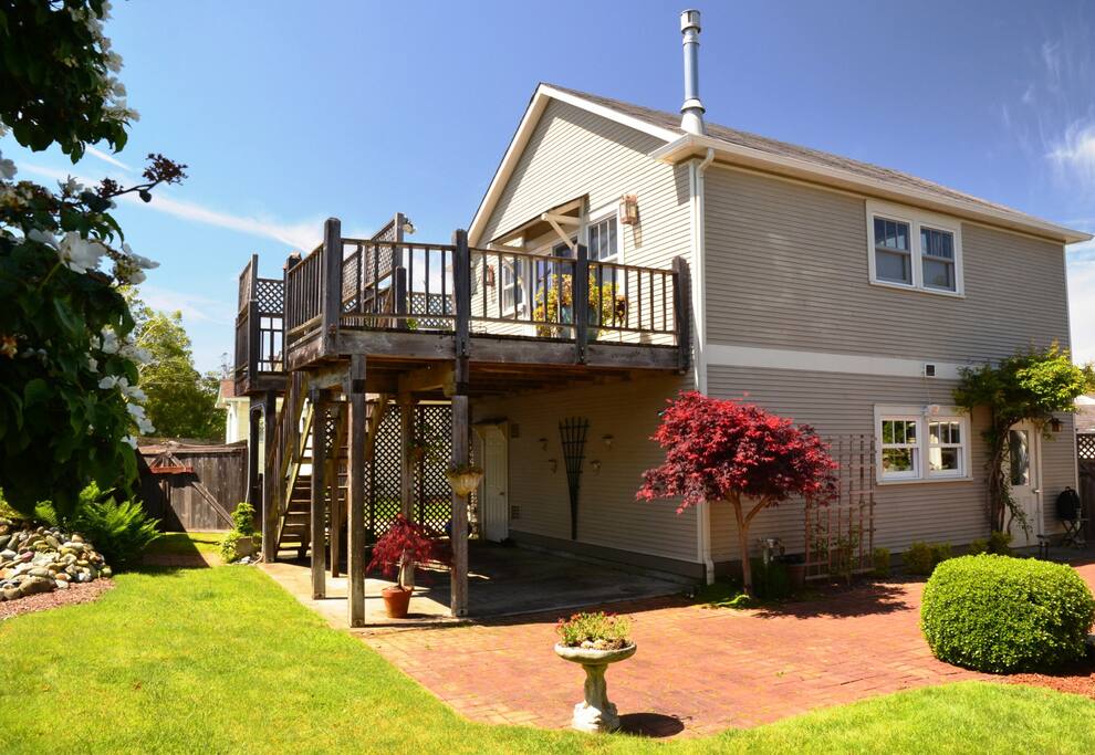 Arcata Stay's Forest View Stay elegant studio near HSU Campus exterior