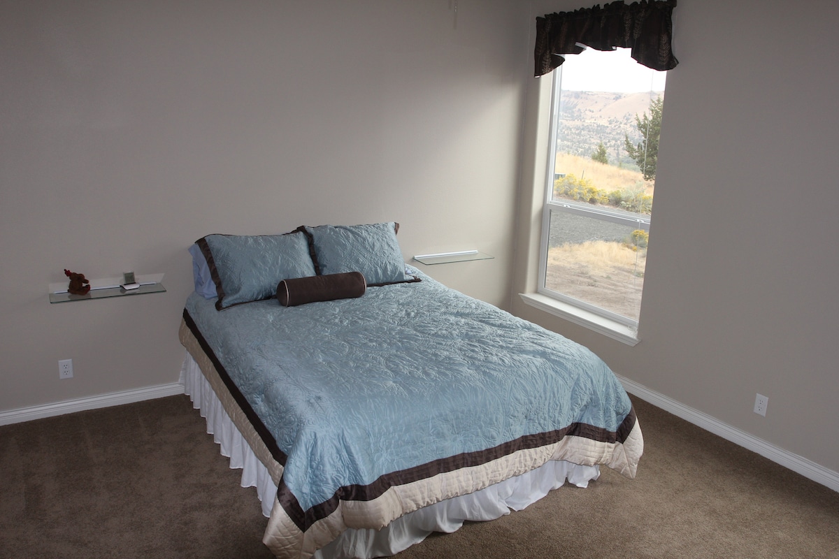 Bedroom #3 (with En Suite)