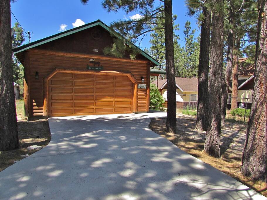 A Charming Luxury Log Home