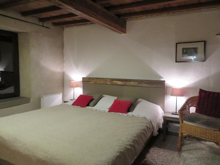 chumba cha kulala na kitanda cha 160 x 200