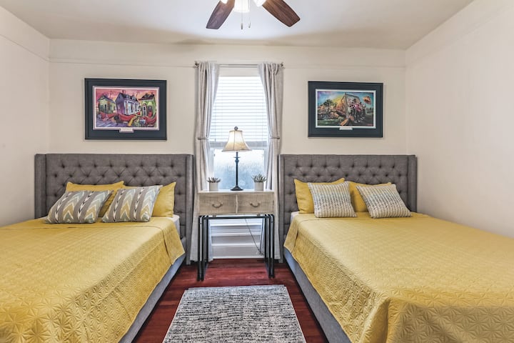 Შუა საძინებელი 2 საწოლით.