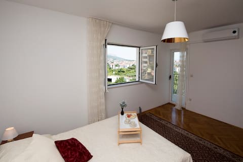 NEW SPACIOUS/ APT Dekan 2/Balcony/ Parking