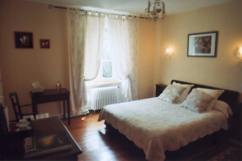 Chambre EUGENIE (1 lit 160 cm)