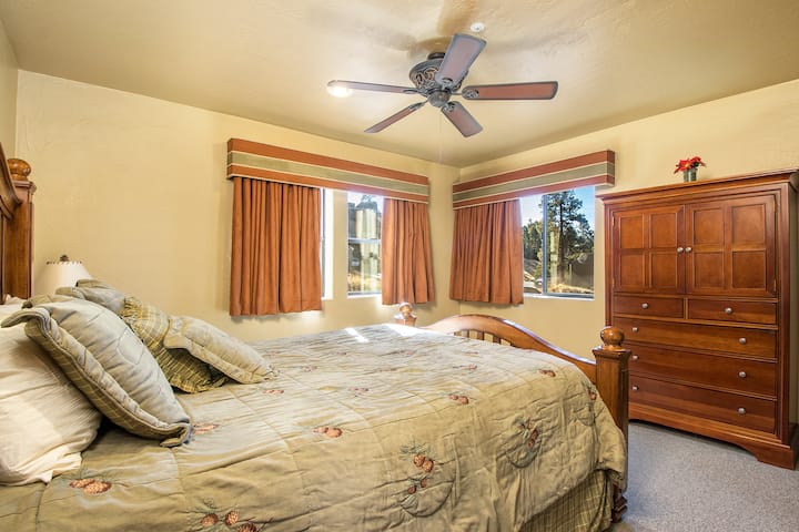 Მესამე საძინებელი ძირითად დონეზე. ტელევიზორის გარეშე.