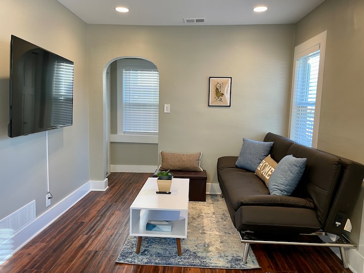 Vietnam-inspired Urban Cottage, Royal Oak - バーミンガム, MI