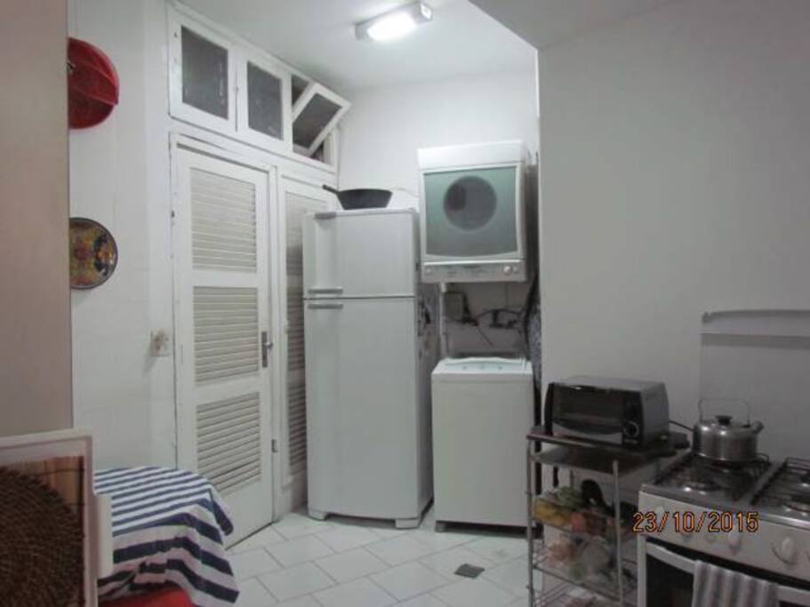 cozinha e porta de serviço