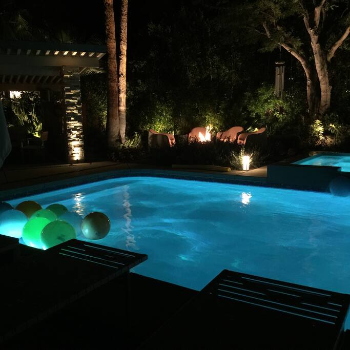 Pool, jacuzzi and fire pit