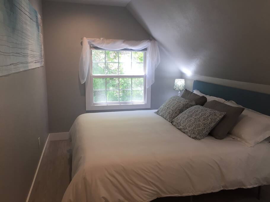 Bedroom/King Size Bed (New)
