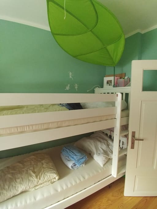 Children's room with double bet