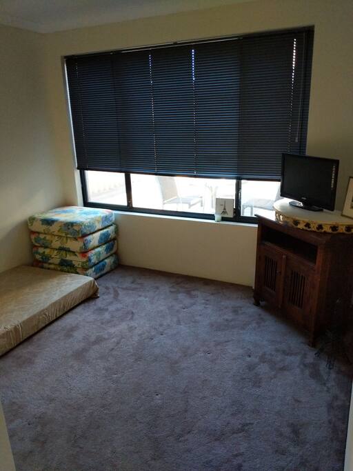 study/second bed