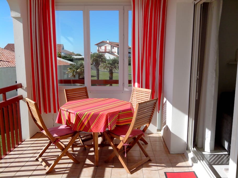 Terrasse pour y manger Eté comme Hiver