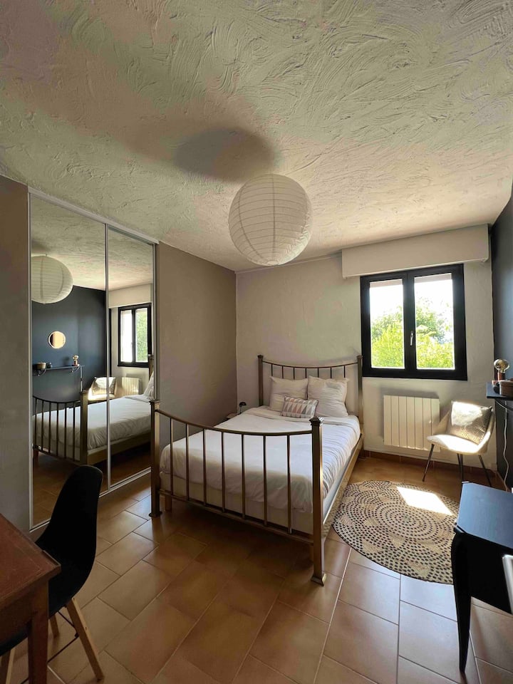 ორადგილიანი ნომერი 4