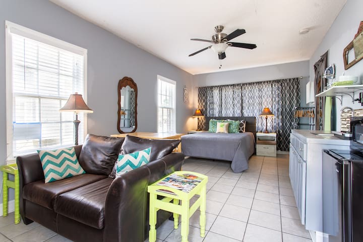 Spacious Studio w/ deck East Nashville/Inglewood