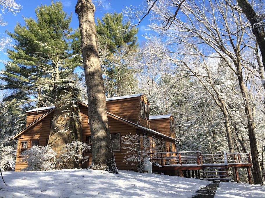 Deck in the snow