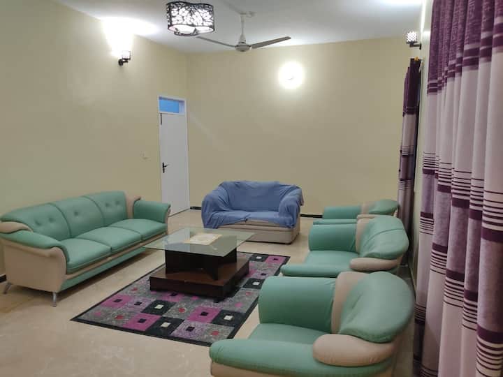 4-bedroom, Ac, Beautiful House, Family Friendly - Karachi