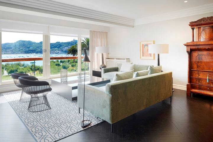 Playa de La Concha 10 by FeelFree Rentals gallery image 3