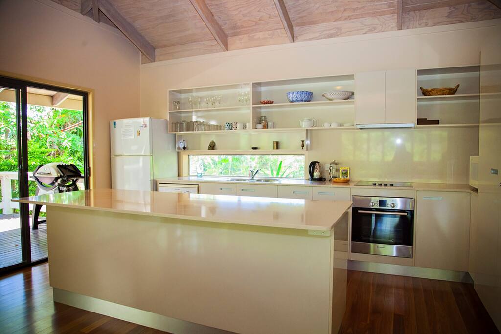 Breeya - Kitchen