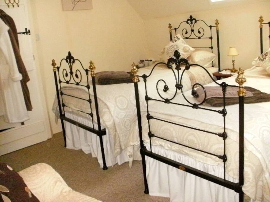 Chamomile Room, Double/Twin/family room 1-4 people