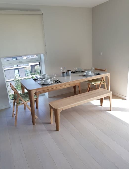 Dining table for 6 people