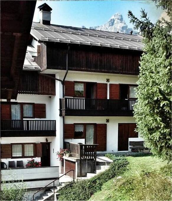 Appartamenti Dolomiti, entrance