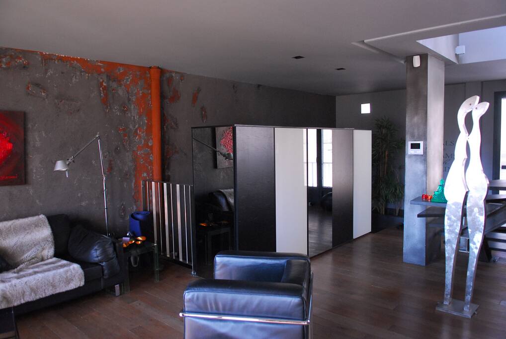 SALON