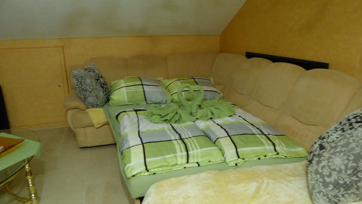 el sofá cama sacado, hermosos sueños