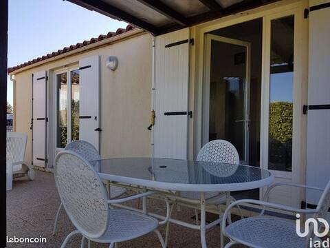 Vacation home in residence with Wi-Fi