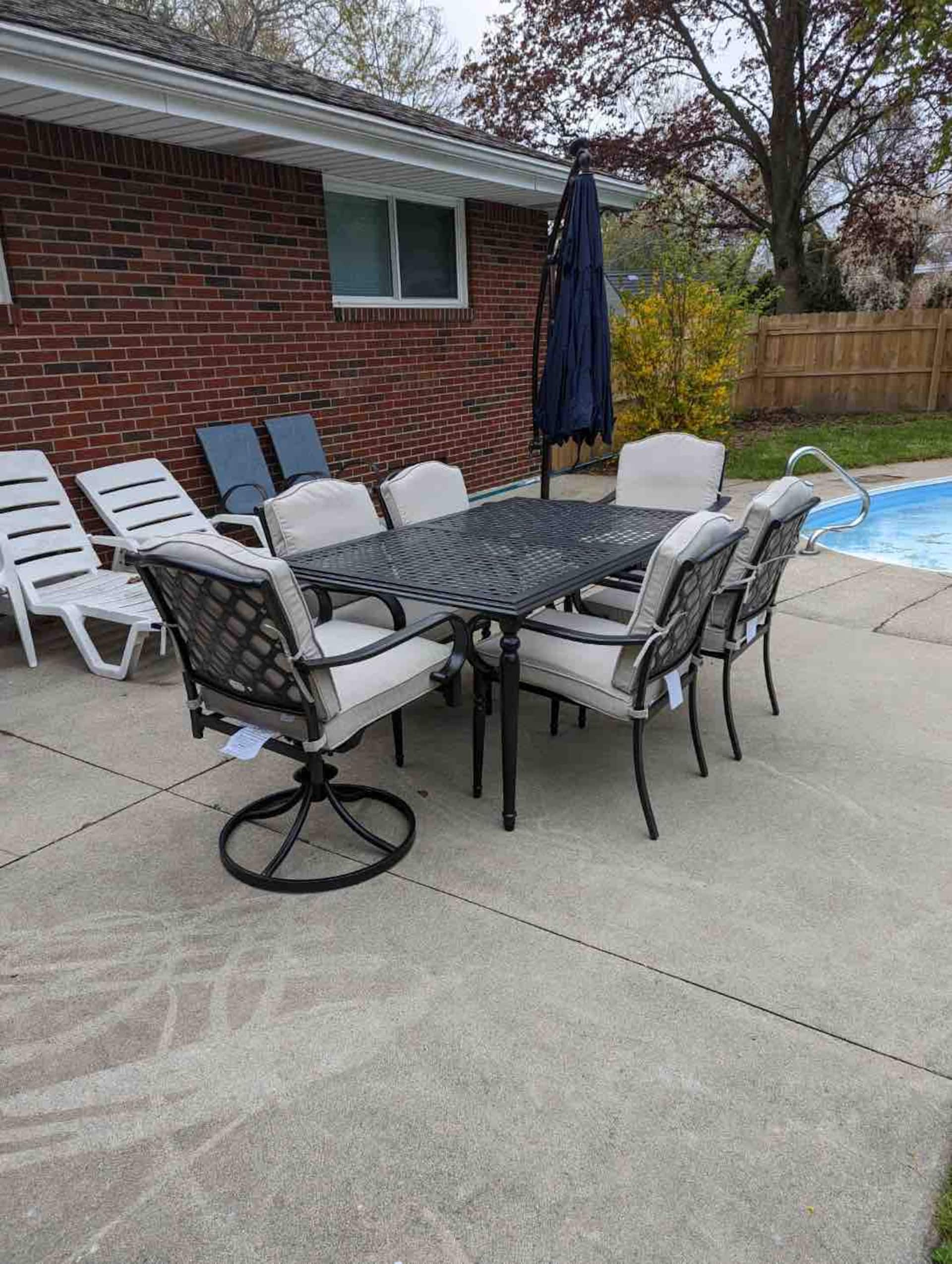 Jodore Gem..Spacious House, Inground Pool near University, Metroparks & Shopping — photo 4