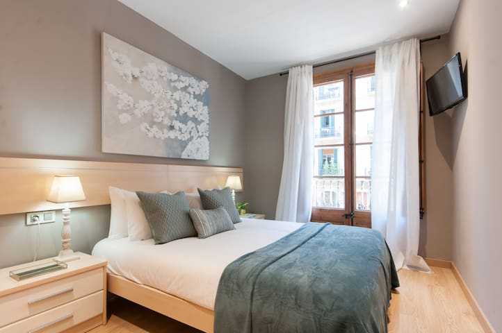 Central Location Comfort 2BD 2BTH by MyRentalHost