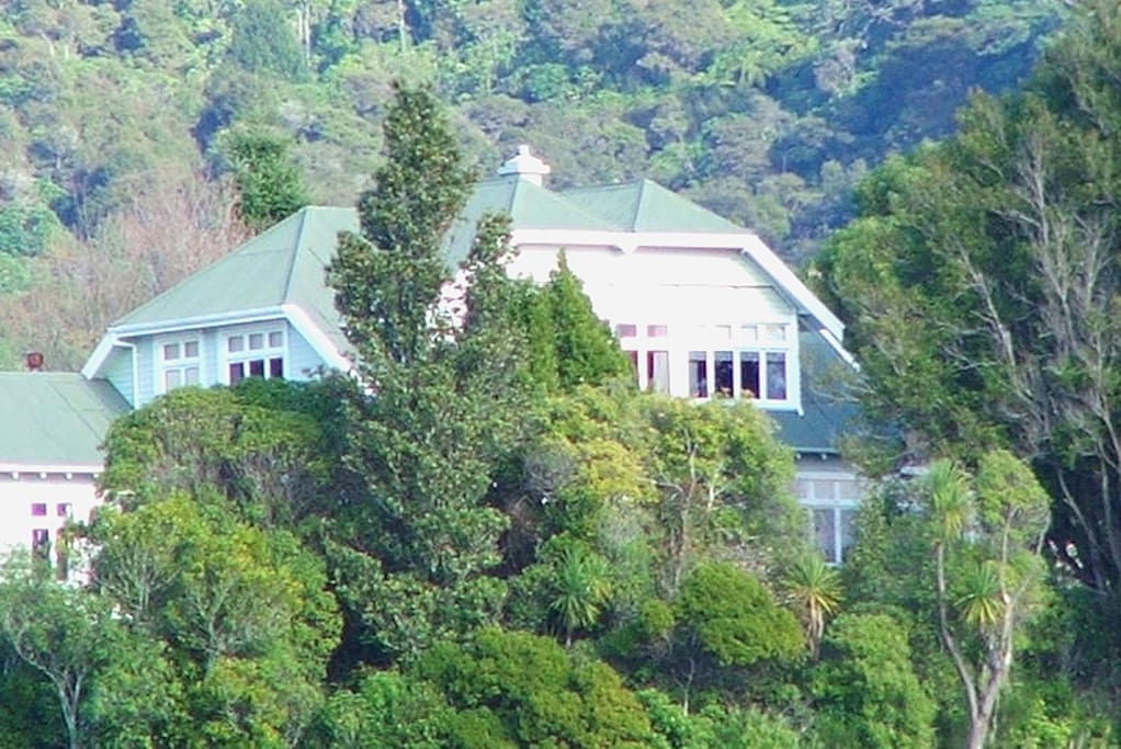 Te Maunga House
B&B
