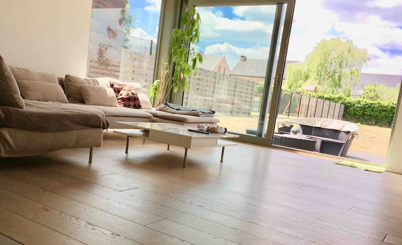 Logies in moderne rustig gelegen woning.