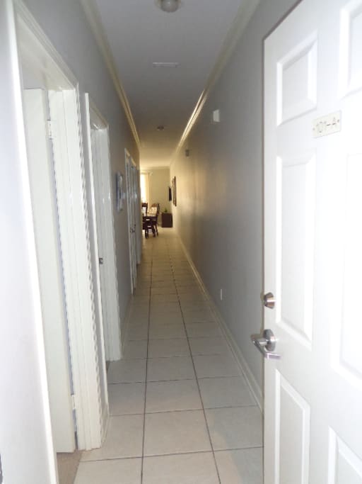 DI Beach Club 101-Entry Way