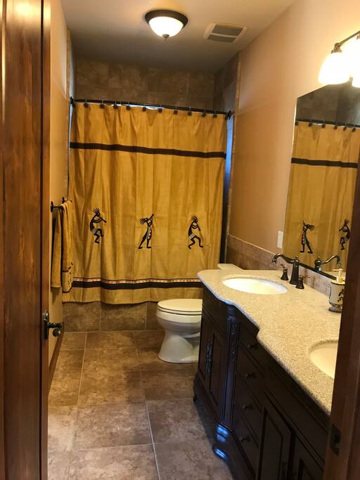 Large Bathroom with Tub/Shower combo
