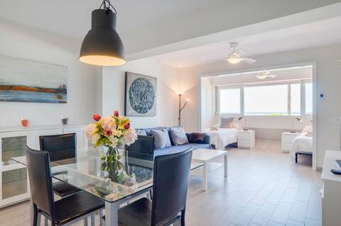 Eden Roc BeachFront Apartment - E10