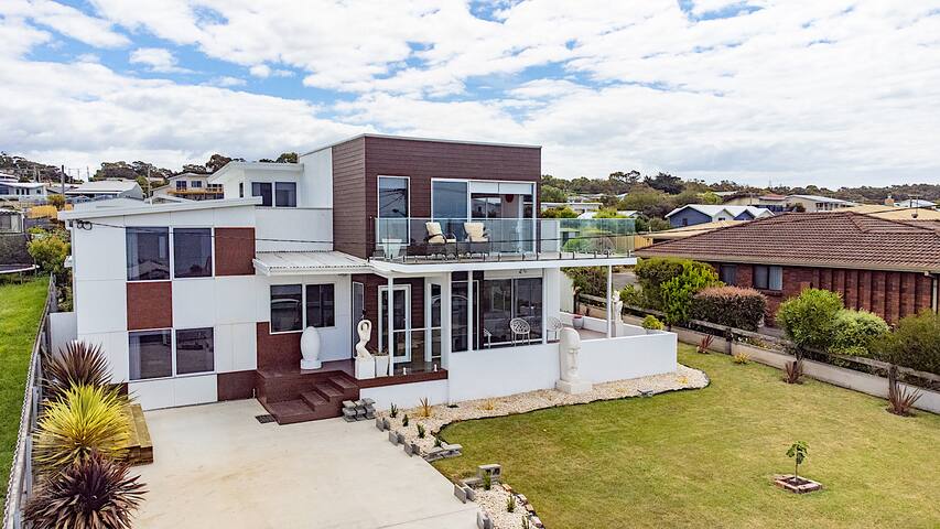 Bridport Sunrise Escape gallery image 2