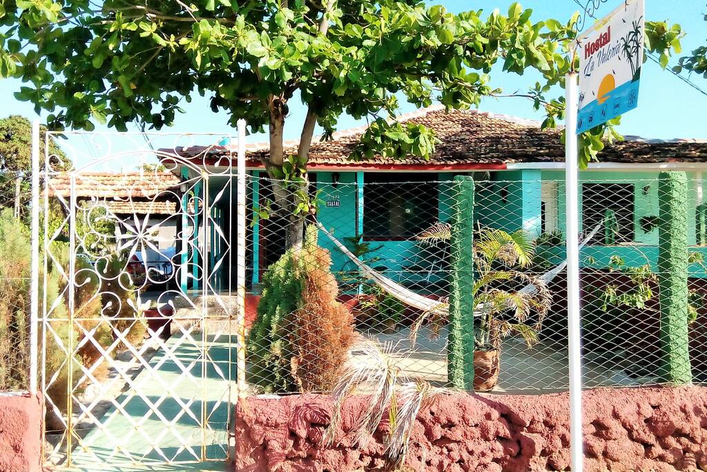 Hostal La Valeria (Front View)