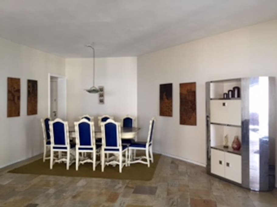 Mesa de jantar com 08 lugares