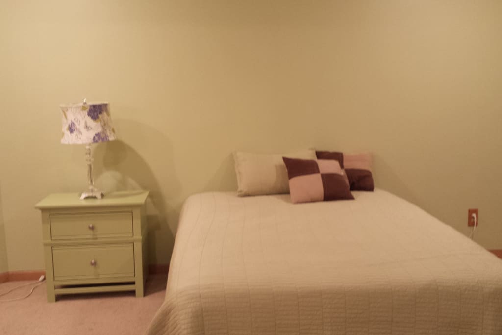 Queen bed-working on decorating!