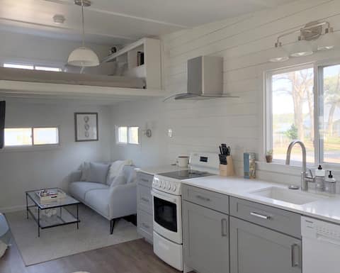 Unique, luxurious creekside stay in Cape Charles