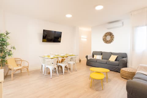 Top Airbnb: Cute remodeled apartment terrace fullyequipped 3BD en El Molinillo