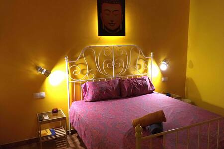 SPACIOUS ROOM WITH GREAT VIBES IN MALAGA CENTER