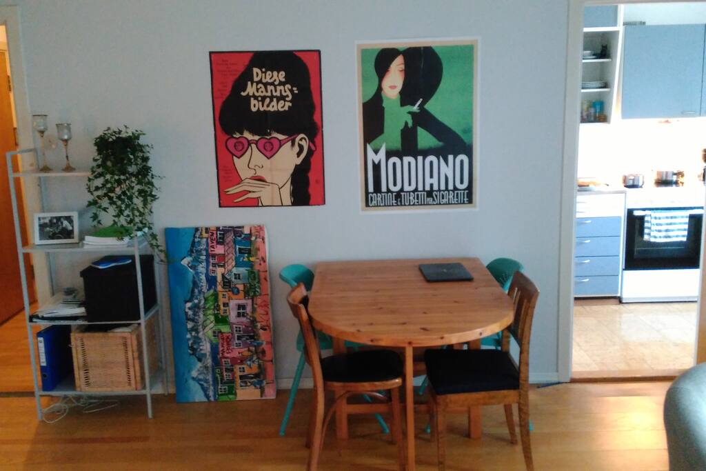 Living room, dinner table