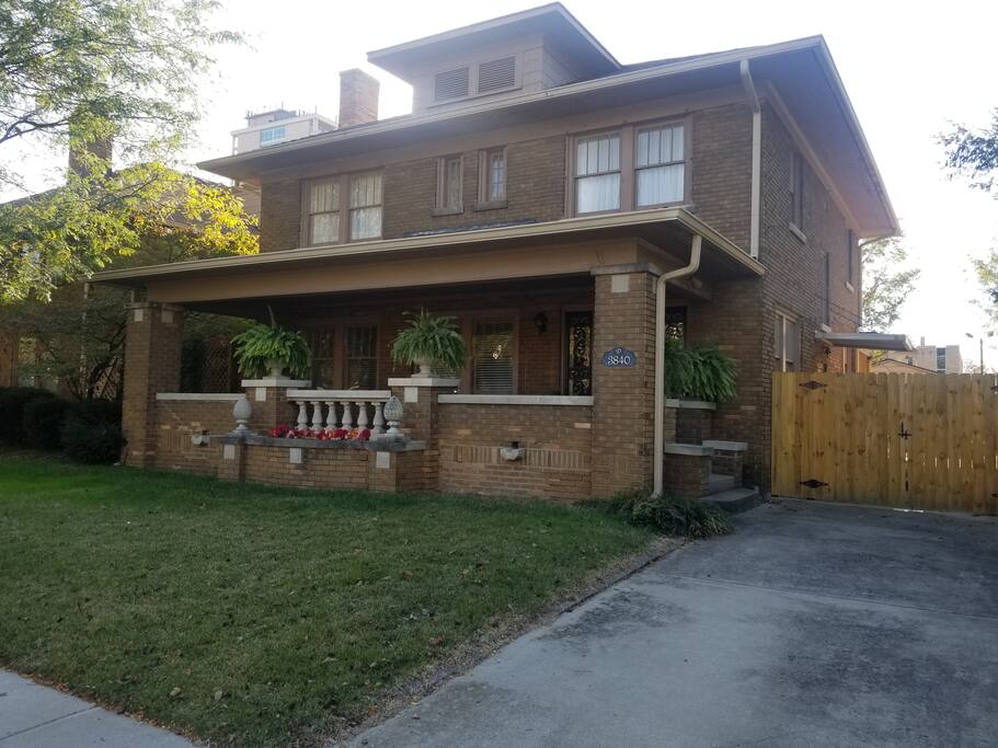 Beautiful front porch!