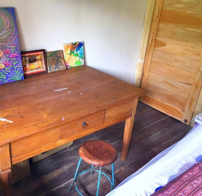 Spacious table