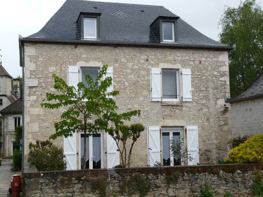 Maison en pierre du pays